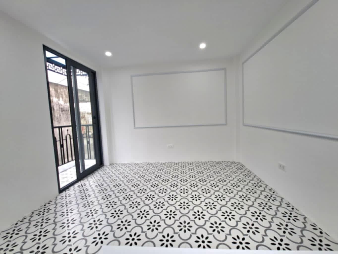 BÁN GẤP NHÀ BA ĐÌNH GIÁP RANH TÂY HỒ, HOÀN KIẾM MỚI KOONG FULL NỘI THẤT 43M X 5 TẦNG 9,3 TỶ